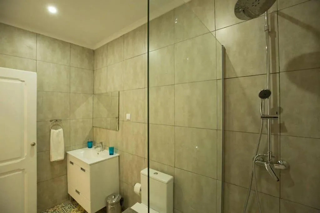 Ola Lisbon - Principe Real VII Apartment 0*,